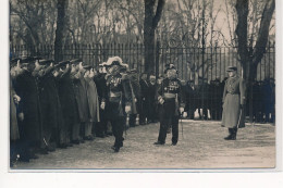 CARTE PHOTO A LOCALISER : Defile Militaire - Tres Bon Etat - Foto's