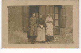 CARTE PHOTO A LOCALISER : Craponne Sur Arzon (?), Personnages - Tres Bon Etat - Fotos