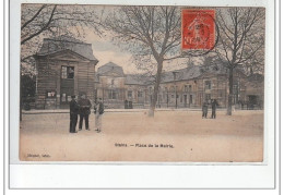 STAINS - Place De La Mairie - Très Bon état - Stains