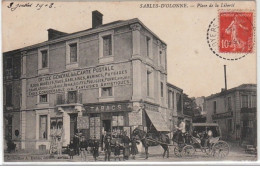 SABLES D'OLONNE : Place De La Liberté - état (1 Coin Plié) - Sonstige & Ohne Zuordnung