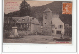 SAINT LARY - Vallée D'Aure - La Place Et Le Monument Aux Morts - Très Bon état - Other & Unclassified