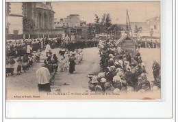 PLOERMEL - Défilé D'une Procession De Fête-Dieu - Très Bon état - Ploërmel