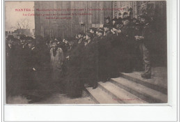 NANTES - 22 Février 1906 - Inventaires - Les Catholiques Chantent Des Cantiques Devant La Cathédrale - Très Bon état - Nantes