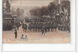 VERSAILLES - Le Roi Et Le Reine D'Italie à Paris - à Versailles: L'escorte D'honneur - Très Bon état - Versailles