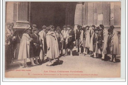 LES VIEUX COSTUMES PYRENEENS : BAGNERES DE BIGORRE : Chanteurs Montagnards - Très Bon état - Bagneres De Bigorre