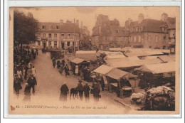 LESNEVEN : Place Le Flô Un Jour De Marché - Très Bon état - Lesneven