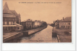 LE CHESNE - La Place Côté Ouest Et Le Canal Des Ardennes - Très Bon état - Other & Unclassified