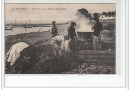 HYERES - Pêcheurs à La Teinte Des Filets - Très Bon état - Hyeres