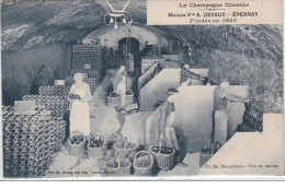 LA CHAMPAGNE ILLUSTREE : EPERNAY - Maison Devaux - Très Bon état - Otros & Sin Clasificación