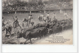 EN PROVENCE - Gardians Et Gardianetos Des STES MARIES Conduisant Les Taureaux - Très Bon état - Saintes Maries De La Mer