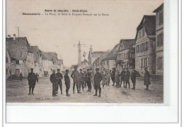 DANNEMARIE - Guerre De 14-15 - La Place, Où Flotte Le Drapeau Français Sur La Mairie - Très Bon état - Dannemarie