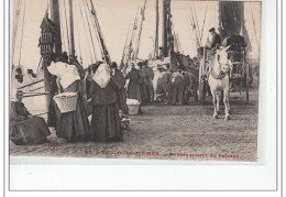 BOULOGNE SUR MER - Débarquement Du Poisson - Très Bon état - Boulogne Sur Mer