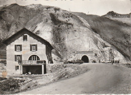 AA+ -(05) ROUTE DES GRANDES ALPES - SOMMET DU COL DU GALIBIER - LE CHALET ET ENTREE DU TUNNEL - TAMPON Mme MOTTE  - Autres & Non Classés