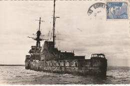 AA+ 18-(14) CIRCUIT DES PLAGES DU DEBARQUEMENT - COURSEULLES SUR MER - BATEAU DE GUERRE ECHOUE DEVANT LE PORT - Courseulles-sur-Mer