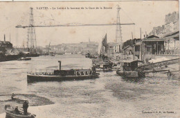 AA+ 60-(44) NANTES - LA LOIRE A LA HAUTEUR DE LA GARE DE LA BOURSE - BATEAU VAPEUR , BATEAU LAVOIR - Nantes