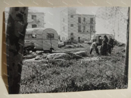 Italia Foto Roma ACILIA 1963. Roulotte Nomadi  Gypsies Washing Themselves - Europa