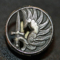 Insigne De Boutonnière "RPIMA Régiment Parachutistes D'Infanterie De Marine" Drago à Paris - Esercito