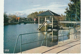 AA+ 84-(65) LANNEMEZAN - L'HOPITAL PSYCHIATRIQUE - SA PISCINE  DANS LE PARC , VUE SUR LE PIC DU MIDI DE BIGORRE - Lannemezan