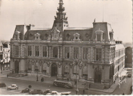 AA+ 114-(86) POITIERS - L'HOTEL DE VILLE - AUTOCAR DELAHAYE , AUTOMOBILES - Poitiers