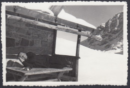 Dolce Meriggio Nel Rifugio Di Una Montagna Da Identificare, 1950 Fotografia Vintage - Places