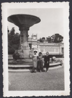 Italia, Edificio E Fontana Da Identificare, 1940 Fotografia Epoca, Vintage Photo - Orte