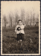 Bambino Di Pochi Mesi In Piedi Nella Campagna, 1950 Fotografia Vintage - Places