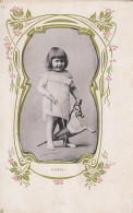 AA+ 126- " A DADA " - ENFANT AVEC  CHEVAL DE BOIS ET FOUET - DECOR  ART NOUVEAU - CARTE PUB. CHICOREE VOELCKER , BAYON  - Portraits