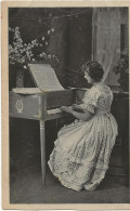 5466 - Jeune Dame Au Piano - Women