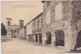 Grenade-sur-l'Adour, Un Coin De La Place, Les Arceaux - Boucherie - Other & Unclassified