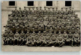39473006 - Soldaten Krieg Gruppenfoto Uniform 187 - Autres & Non Classés