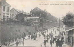 LIMOGES - Avenue Garibaldi , La Sortie Des Usines - Limoges