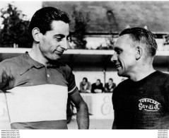 FAUSTO COPPI ET SCHERENS LE 24 AOUT 1949 CHAMPIONNAT DU MONDE DE COPENHAGUE PHOTO ORIGINALE  16 X 12 CM - Sports