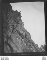 ALPES FRANCE OU SUISSE   ALPINISME HOMME EN MONTAGNE 1900 PHOTO ORIGINALE 13 X 10 CM  D69 - Orte