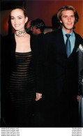 LAETICIA HALLYDAY 09/1998 DINER DE GALA DE LA BIENNALE DES ANTIQUAIRES PHOTO DE PRESSE AGENCE  ANGELI 27 X 18CM - Berühmtheiten