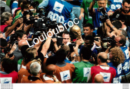 FINALE DE LA COUPE DU MONDE 1998 PHOTO DE PRESSE AGENCE  ANGELI 27 X 18 CM Ref9 - Sports