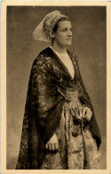 Femme De Douarnenz Et Audierne - Douarnenez