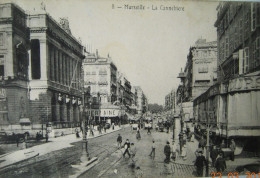 CPA De 1920 - MARSEILLE La Cannebière - Tramways Le Palais De La Bourse - Tres Bon état - Canebière, Centro