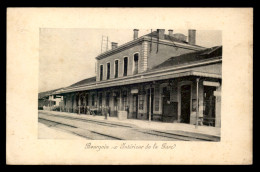 38 - BOURGOIN - LES QUAIS DE LA GARE DE CHEMIN DE FER - Bourgoin