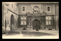 55 - LOUPPY-SUR-LOISON - CHIENS DEVANT LA PORTE DU CHATEAU - Other & Unclassified