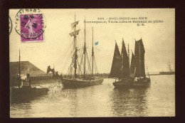 62 - BOULOGNE-SUR-MER - REMORQUEUR, VOILIERS TROIS MATS ET BATEAUX DE PECHE - Boulogne Sur Mer