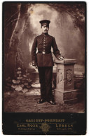 Fotografie Carl Rose, Lübeck, Königstr. 879, Portrait Soldat In Uniform Mit Bajonett  - Krieg, Militär