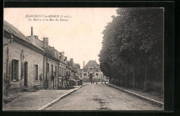 CPA Beaumont-la-Ronce, La Mairie Et La Rue Des Douves  - Beaumont-la-Ronce