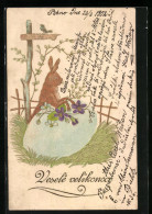 Präge-AK Osterhase An Einem Grossen Osterei, Grusskarte  - Easter