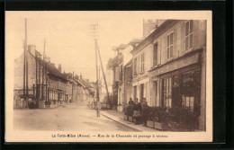 CPA La Ferté-Milon, Rue De La Chaussée Et Passage à Niveau  - Other & Unclassified