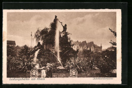 AK Ludwigshafen / Rhein, Am Jubiläumsbrunnen  - Ludwigshafen