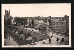 AK Angers, Le Pont Beaurepaire Vers La Cathédrale Et Tramway, Strassenbahn  - Tramways