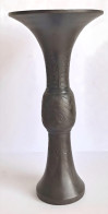 Magnifique Vase Balustre En Bronze Finement Ciselé, Chine, 1ère Moitié 20ème Siècle - Asiatische Kunst