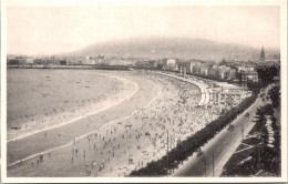 2-5-2024 (3 Z 38) Spain - B/w - San Sebastian (beach) - Guipúzcoa (San Sebastián)