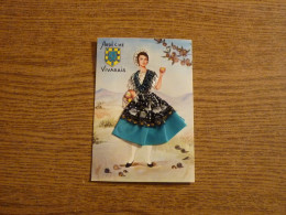 Carte Brodée "Ardèche-Vivarais" - Jeune Femme Costume Brodé/Tissu- 10,2x14,8cm Env. - Embroidered