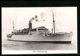 AK Passagierschiff P&O Strathnaver, Blick Auf Den Dampfer Auf See  - Passagiersschepen